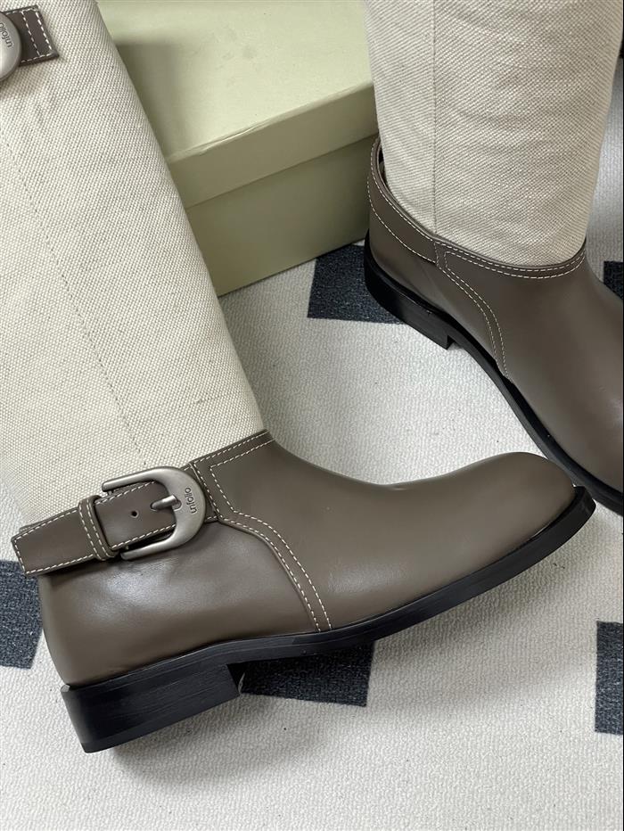 20251128175425386 390